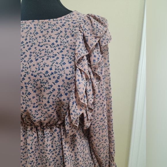 Blue and Pink Floral Top - Picture 3 of 6